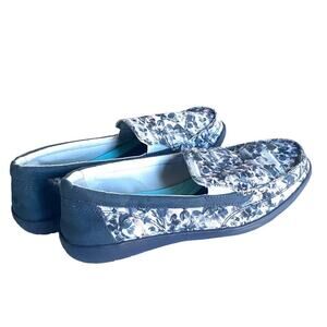 Crocs Slip Ons Floral Womens White Pink Blue US 11 Casual Comfy Walking Shoes